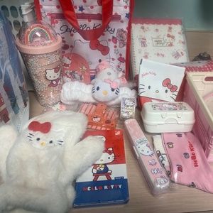 Hello Kitty Lot